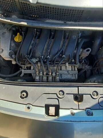 Зеленый Рено Сценик, объемом двигателя 2 л и пробегом 213 тыс. км за 4900 $, фото 1 на Automoto.ua