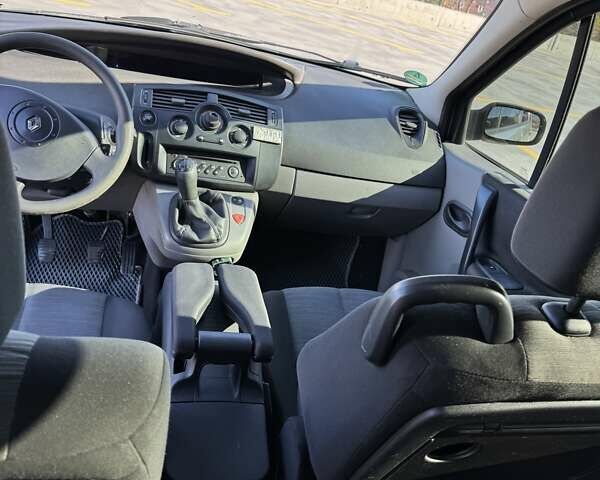Рено Сценик 2004 в Тернополе на Automoto.ua Зеленый Рено Сценик, объемом двигателя 1.6 л и пробегом 380 тыс. км за 4200 $, фото 17 на Automoto.ua