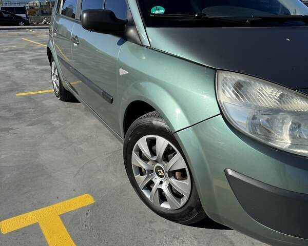 Рено Сценик 2004 в Тернополе на Automoto.ua Зеленый Рено Сценик, объемом двигателя 1.6 л и пробегом 380 тыс. км за 4200 $, фото 1 на Automoto.ua