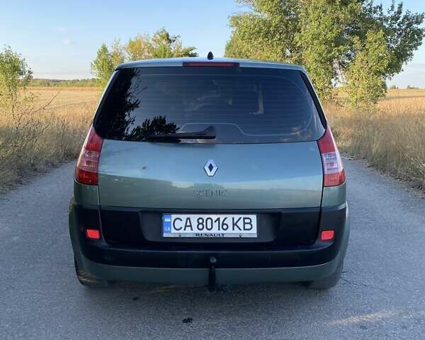 Зеленый Рено Сценик, объемом двигателя 1.6 л и пробегом 243 тыс. км за 4500 $, фото 1 на Automoto.ua