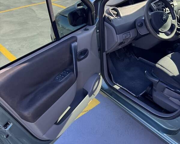 Рено Сценик 2004 в Тернополе на Automoto.ua Зеленый Рено Сценик, объемом двигателя 1.6 л и пробегом 380 тыс. км за 4200 $, фото 13 на Automoto.ua