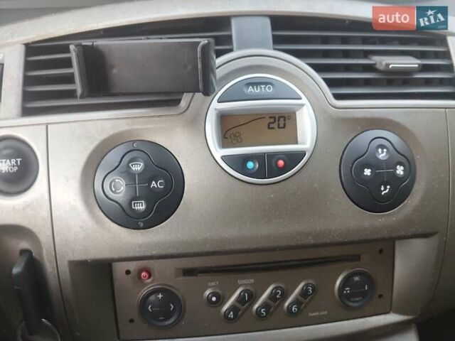 Зелений Рено Сценік, об'ємом двигуна 1.98 л та пробігом 255 тис. км за 5300 $, фото 16 на Automoto.ua