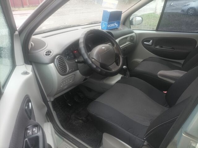 Зелений Рено Сценік, об'ємом двигуна 1.6 л та пробігом 200 тис. км за 2900 $, фото 4 на Automoto.ua