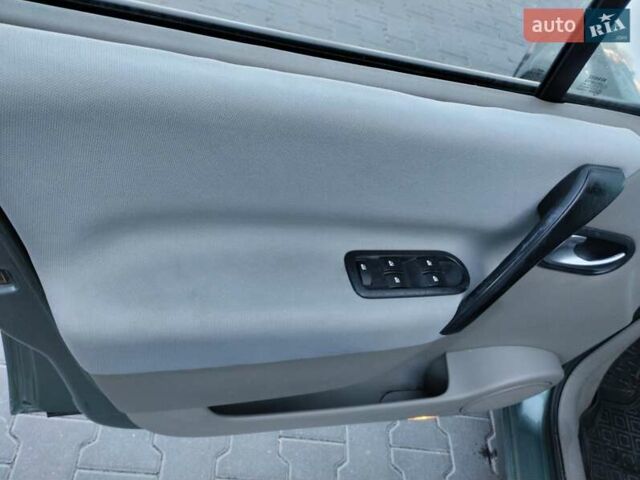 Зеленый Рено Сценик, объемом двигателя 1.46 л и пробегом 223 тыс. км за 3950 $, фото 15 на Automoto.ua