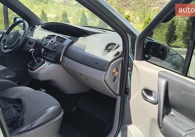Зеленый Рено Сценик, объемом двигателя 1.6 л и пробегом 208 тыс. км за 5450 $, фото 31 на Automoto.ua