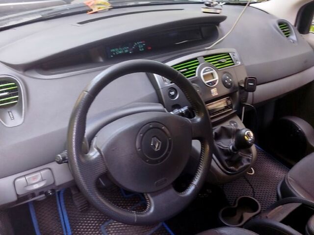 Зеленый Рено Сценик, объемом двигателя 2 л и пробегом 260 тыс. км за 5500 $, фото 4 на Automoto.ua