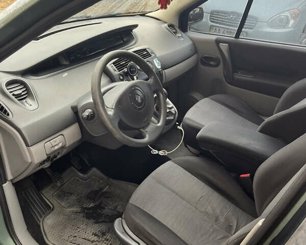 Зелений Рено Сценік, об'ємом двигуна 1.6 л та пробігом 294 тис. км за 3950 $, фото 5 на Automoto.ua