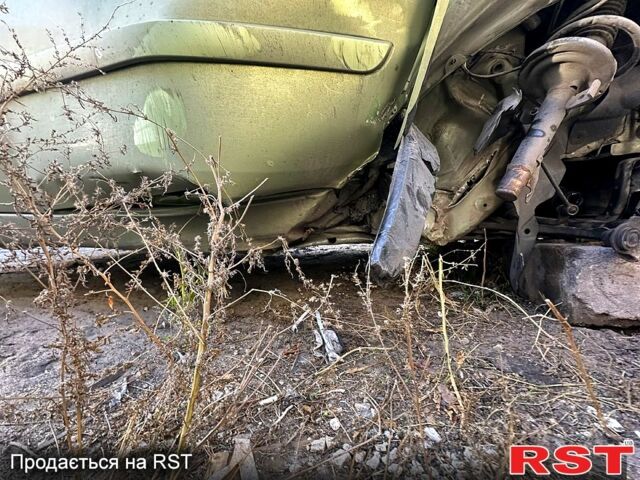 Рено Сценик 2007 в Днепре (Днепропетровске) на Automoto.ua Зеленый Рено Сценик, объемом двигателя 1.5 л и пробегом 280 тыс. км за 1300 $, фото 5 на Automoto.ua