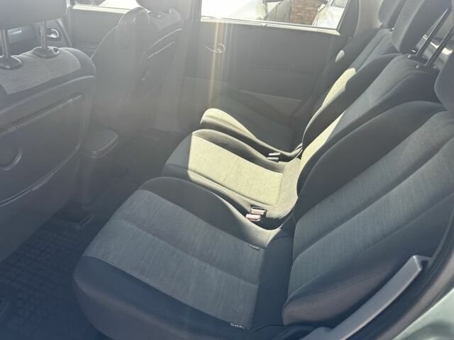 Зеленый Рено Сценик, объемом двигателя 1.9 л и пробегом 220 тыс. км за 2600 $, фото 5 на Automoto.ua