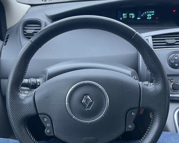 Зелений Рено Сценік, об'ємом двигуна 1.6 л та пробігом 161 тис. км за 5800 $, фото 26 на Automoto.ua