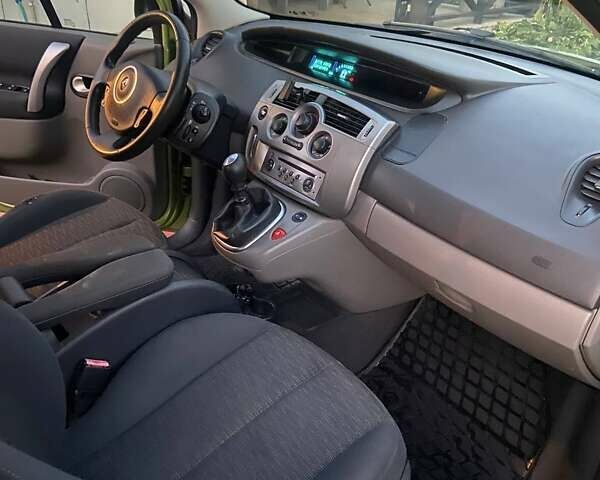 Зеленый Рено Сценик, объемом двигателя 2 л и пробегом 194 тыс. км за 5950 $, фото 9 на Automoto.ua