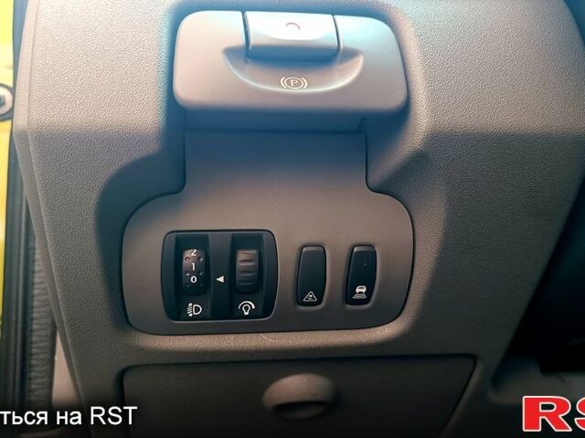 Рено Сценик 2008 в Киеве на Automoto.ua Зеленый Рено Сценик, объемом двигателя 1.6 л и пробегом 220 тыс. км за 6300 $, фото 5 на Automoto.ua