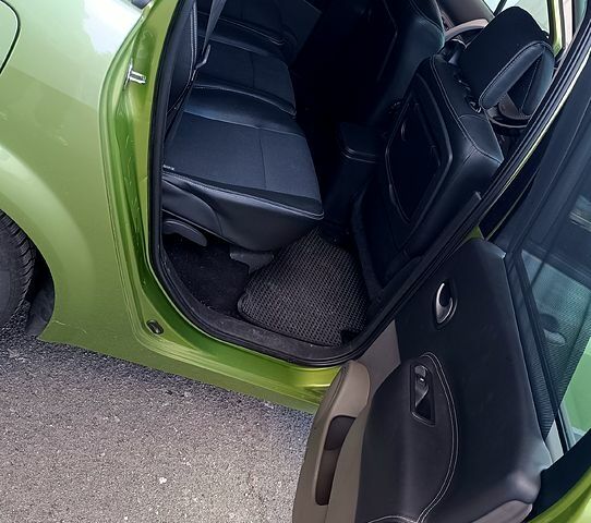 Рено Сценик 2008 в Киеве на Automoto.ua Зеленый Рено Сценик, объемом двигателя 1.6 л и пробегом 220 тыс. км за 6300 $, фото 7 на Automoto.ua