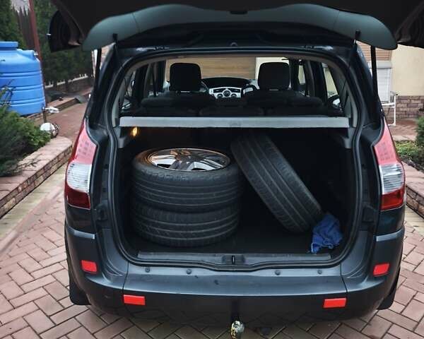 Зеленый Рено Сценик, объемом двигателя 1.6 л и пробегом 212 тыс. км за 6500 $, фото 6 на Automoto.ua