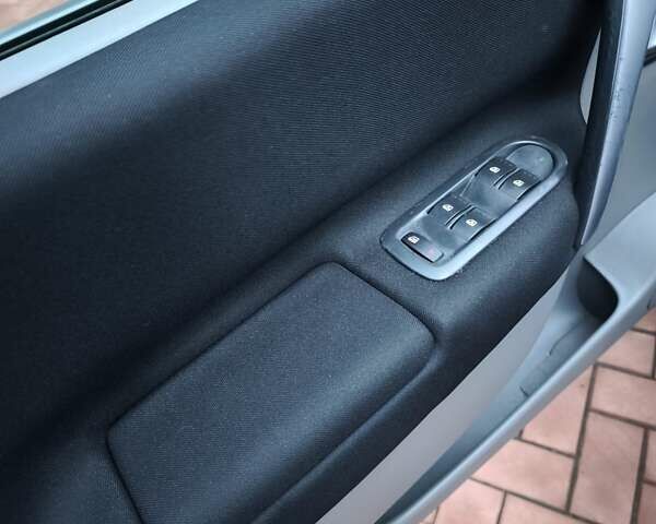 Зеленый Рено Сценик, объемом двигателя 1.6 л и пробегом 212 тыс. км за 6500 $, фото 13 на Automoto.ua