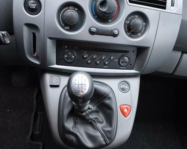 Зеленый Рено Сценик, объемом двигателя 1.6 л и пробегом 212 тыс. км за 6500 $, фото 11 на Automoto.ua