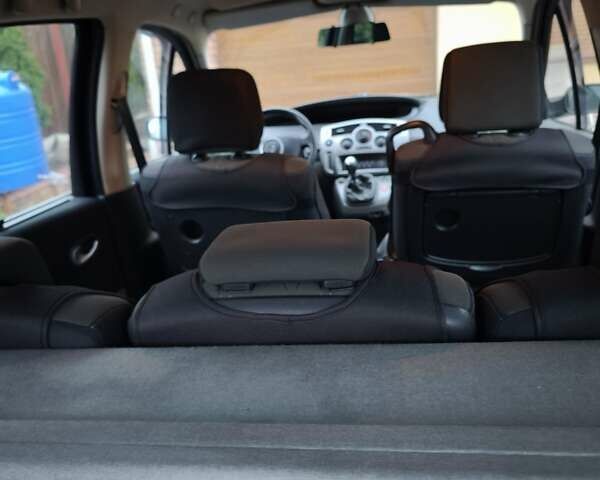 Зеленый Рено Сценик, объемом двигателя 1.6 л и пробегом 212 тыс. км за 6500 $, фото 9 на Automoto.ua