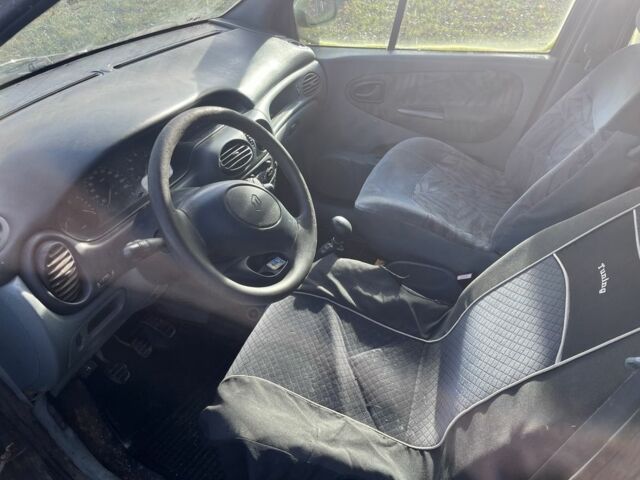 Зелений Рено Сценік, об'ємом двигуна 0 л та пробігом 300 тис. км за 836 $, фото 6 на Automoto.ua