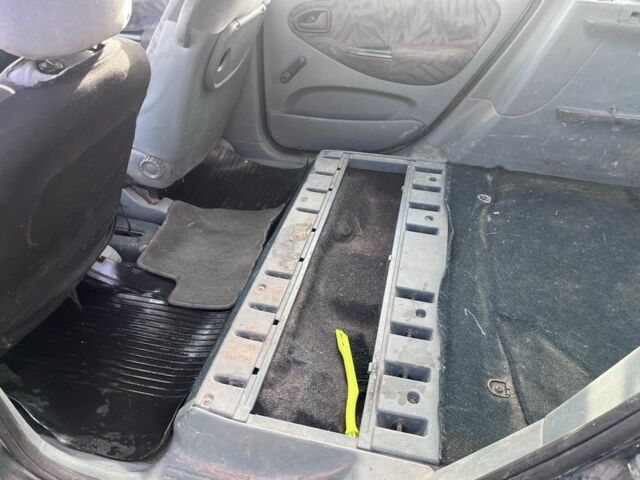 Зелений Рено Сценік, об'ємом двигуна 0 л та пробігом 300 тис. км за 836 $, фото 5 на Automoto.ua