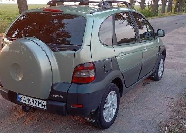 Зеленый Рено Сценик, объемом двигателя 2 л и пробегом 475 тыс. км за 4800 $, фото 3 на Automoto.ua
