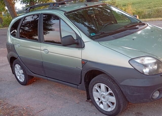 Зеленый Рено Сценик, объемом двигателя 2 л и пробегом 475 тыс. км за 4800 $, фото 2 на Automoto.ua