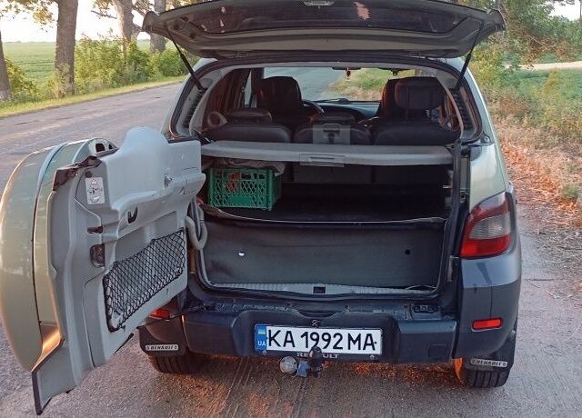 Зеленый Рено Сценик, объемом двигателя 2 л и пробегом 475 тыс. км за 4800 $, фото 10 на Automoto.ua