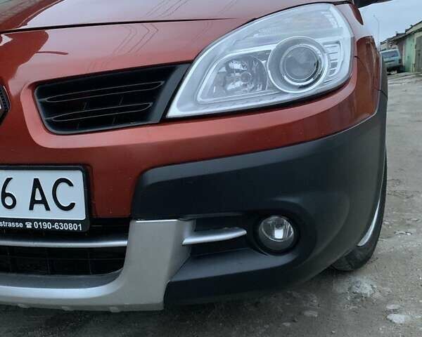 Помаранчевий Рено Сценік, об'ємом двигуна 2 л та пробігом 171 тис. км за 6250 $, фото 8 на Automoto.ua