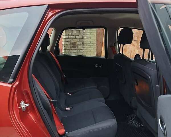 Помаранчевий Рено Сценік, об'ємом двигуна 2 л та пробігом 171 тис. км за 6250 $, фото 141 на Automoto.ua