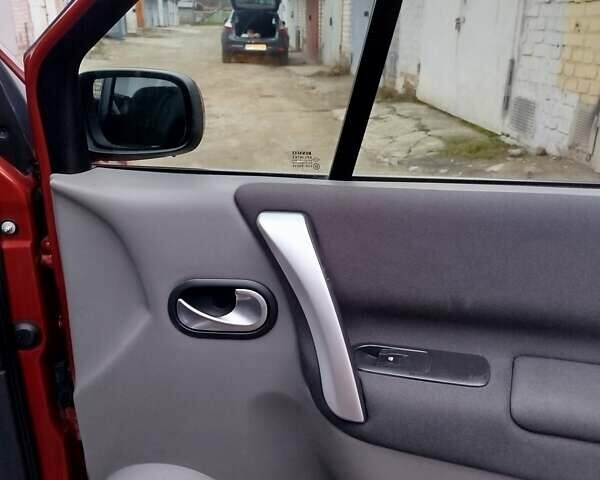 Помаранчевий Рено Сценік, об'ємом двигуна 2 л та пробігом 171 тис. км за 6250 $, фото 119 на Automoto.ua