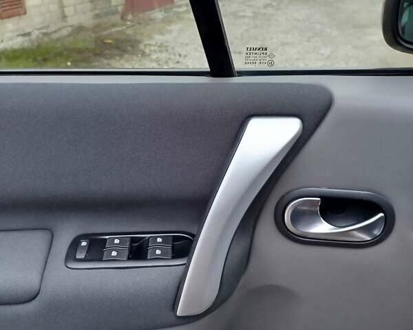 Помаранчевий Рено Сценік, об'ємом двигуна 2 л та пробігом 171 тис. км за 6250 $, фото 107 на Automoto.ua