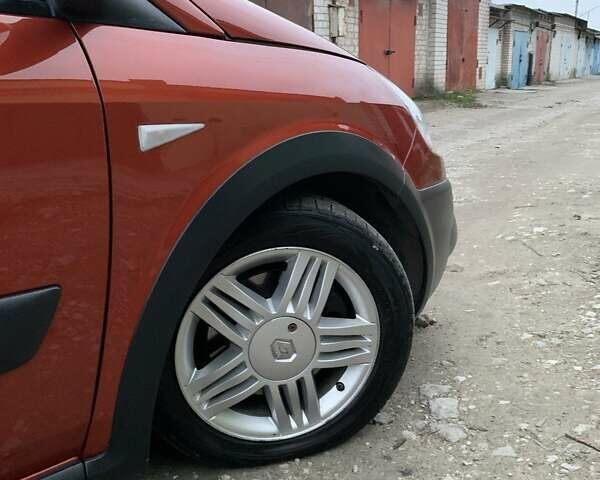 Помаранчевий Рено Сценік, об'ємом двигуна 2 л та пробігом 171 тис. км за 6250 $, фото 47 на Automoto.ua