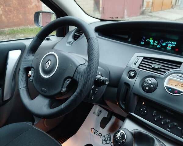 Помаранчевий Рено Сценік, об'ємом двигуна 2 л та пробігом 171 тис. км за 6250 $, фото 168 на Automoto.ua