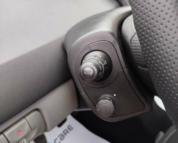 Помаранчевий Рено Сценік, об'ємом двигуна 2 л та пробігом 171 тис. км за 6250 $, фото 154 на Automoto.ua