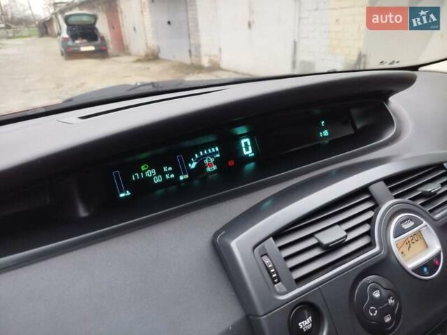 Помаранчевий Рено Сценік, об'ємом двигуна 2 л та пробігом 171 тис. км за 6250 $, фото 160 на Automoto.ua