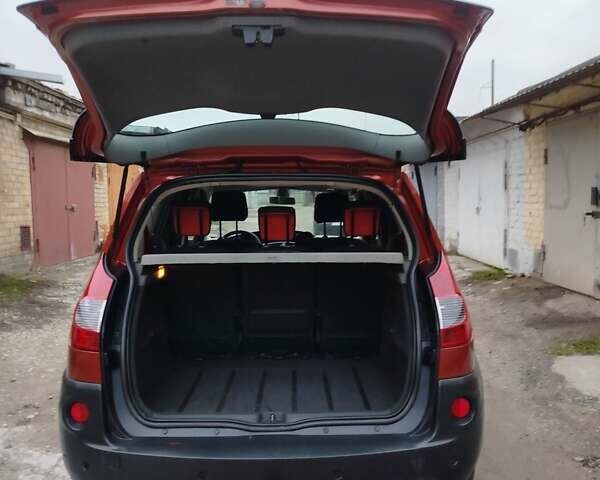 Помаранчевий Рено Сценік, об'ємом двигуна 2 л та пробігом 171 тис. км за 6250 $, фото 148 на Automoto.ua