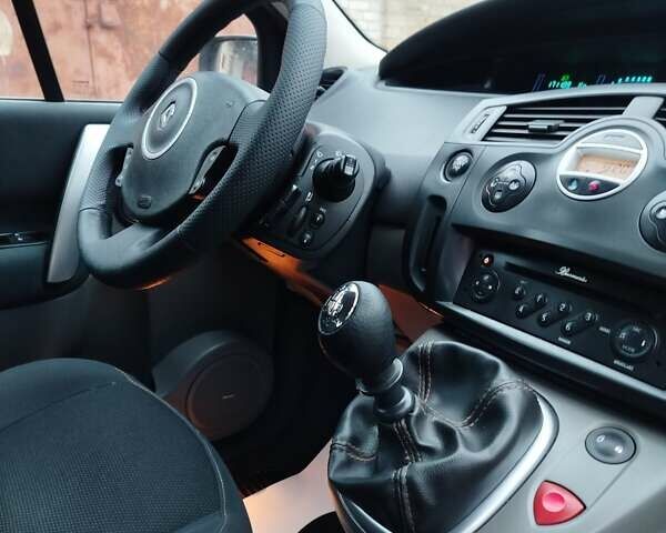 Помаранчевий Рено Сценік, об'ємом двигуна 2 л та пробігом 171 тис. км за 6250 $, фото 162 на Automoto.ua