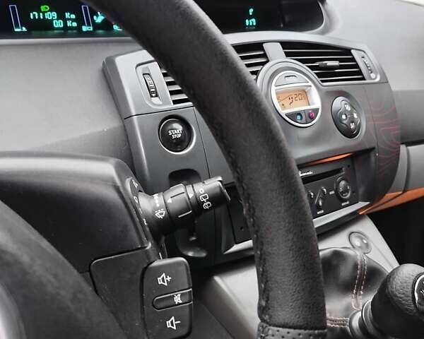 Помаранчевий Рено Сценік, об'ємом двигуна 2 л та пробігом 171 тис. км за 6250 $, фото 152 на Automoto.ua
