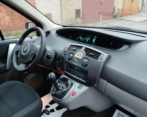 Помаранчевий Рено Сценік, об'ємом двигуна 2 л та пробігом 171 тис. км за 6250 $, фото 161 на Automoto.ua