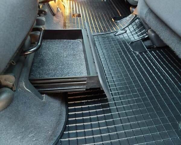 Помаранчевий Рено Сценік, об'ємом двигуна 2 л та пробігом 171 тис. км за 6250 $, фото 142 на Automoto.ua