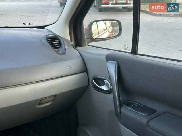Помаранчевий Рено Сценік, об'ємом двигуна 2 л та пробігом 225 тис. км за 6700 $, фото 15 на Automoto.ua