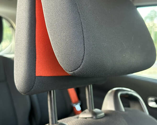 Помаранчевий Рено Сценік, об'ємом двигуна 2 л та пробігом 225 тис. км за 6700 $, фото 29 на Automoto.ua