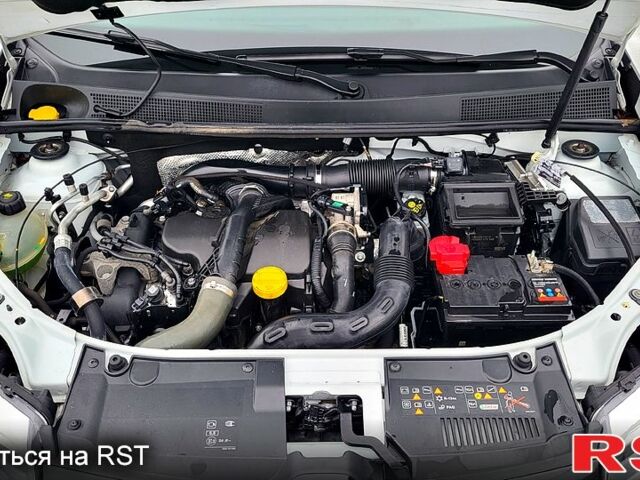 Белый Рено СтепВей, объемом двигателя 1.5 л и пробегом 7500 тыс. км за 11990 $, фото 12 на Automoto.ua