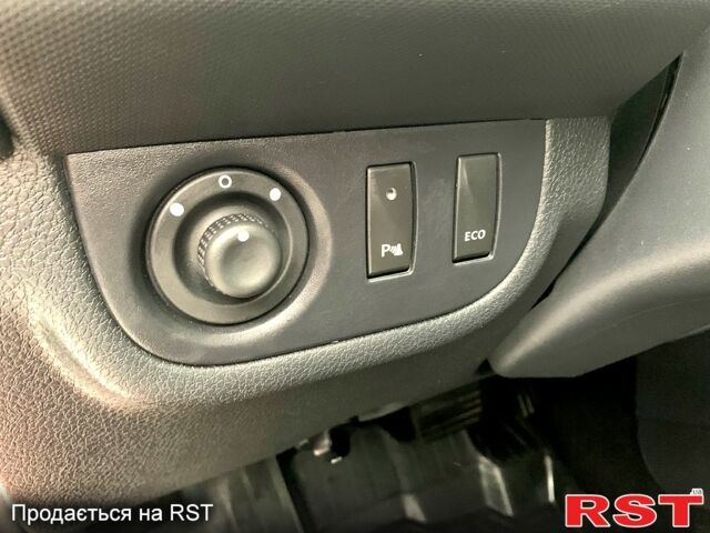 Червоний Рено СтепВей, об'ємом двигуна 0.9 л та пробігом 10000 тис. км за 11200 $, фото 4 на Automoto.ua