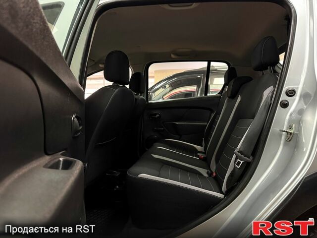 Сірий Рено СтепВей, об'ємом двигуна 1.5 л та пробігом 12000 тис. км за 11200 $, фото 8 на Automoto.ua