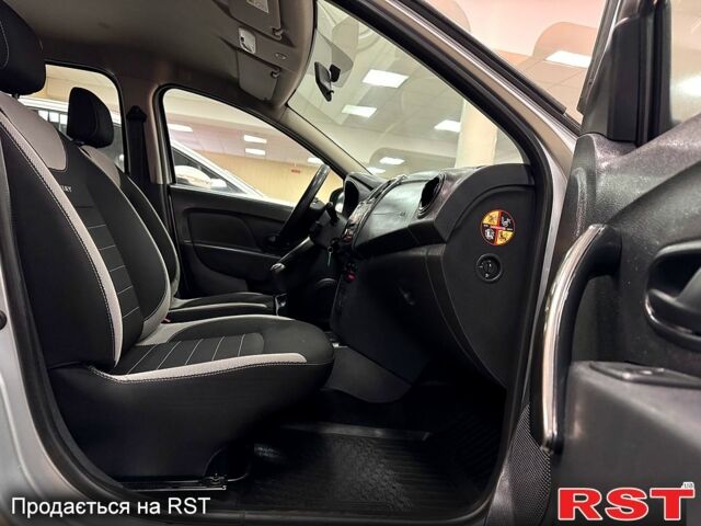 Сірий Рено СтепВей, об'ємом двигуна 1.5 л та пробігом 12000 тис. км за 11200 $, фото 7 на Automoto.ua