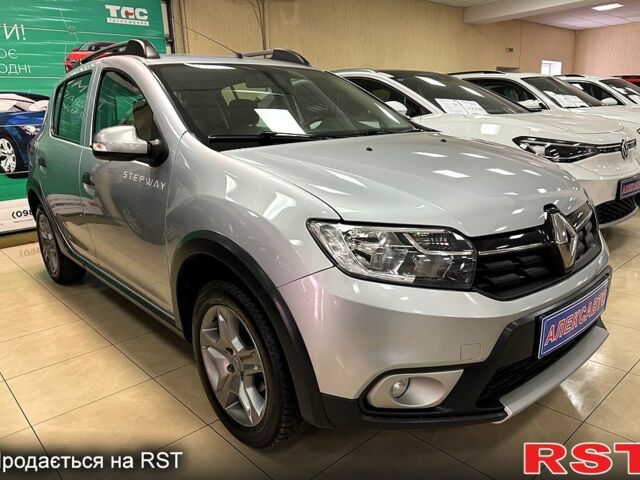 Сірий Рено СтепВей, об'ємом двигуна 1.5 л та пробігом 12000 тис. км за 11200 $, фото 5 на Automoto.ua