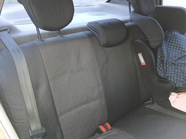 Рено Симбол (Талия) 2003 в Кривом Роге на Automoto.ua Белый Рено Симбол (Талия), объемом двигателя 1.4 л и пробегом 383 тыс. км за 2200 $, фото 4 на Automoto.ua