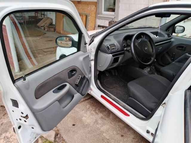 Белый Рено Симбол (Талия), объемом двигателя 1.4 л и пробегом 165 тыс. км за 2650 $, фото 6 на Automoto.ua