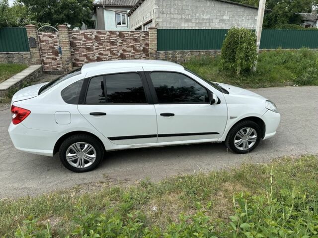 Білий Рено Сімбол (Талія), об'ємом двигуна 1.1 л та пробігом 175 тис. км за 3000 $, фото 3 на Automoto.ua