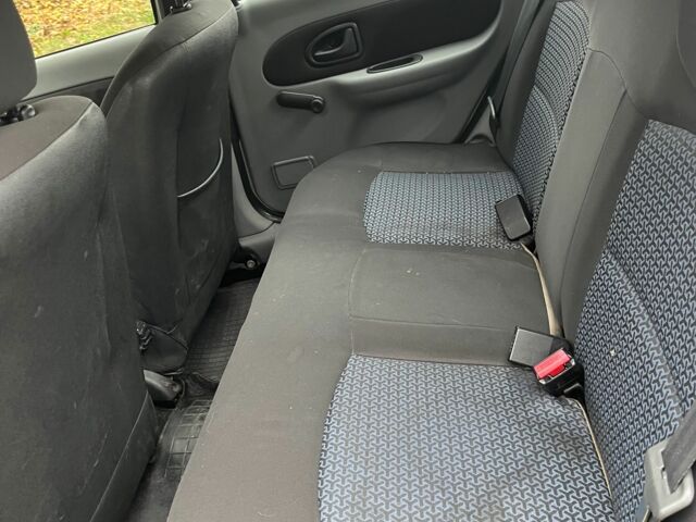 Бежевый Рено Симбол (Талия), объемом двигателя 1.4 л и пробегом 185 тыс. км за 3700 $, фото 3 на Automoto.ua